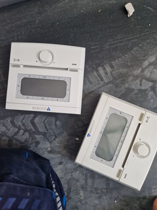 JUNKERS FR 50 Regulator pokojowy ze sterowaniem czasowym