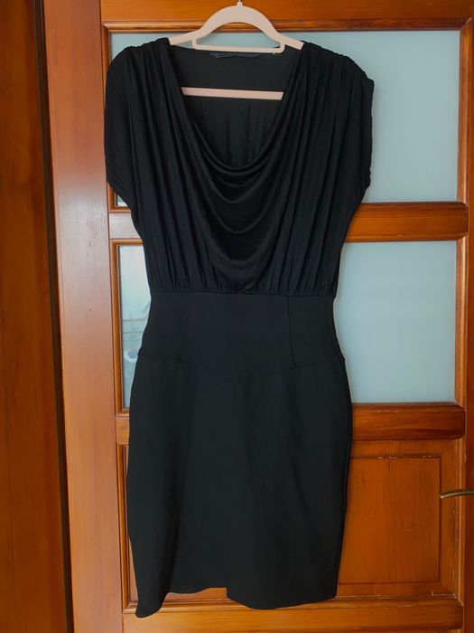 Czarna sukienka Zara