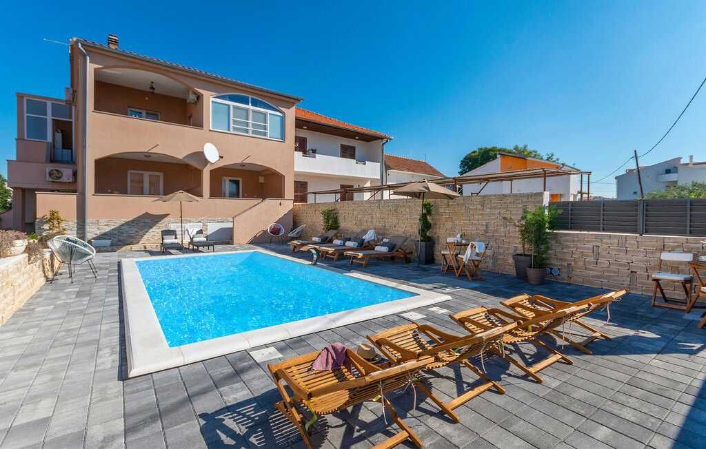 Wakacje, Chorwacja, apartament z basenem dla 4 osób