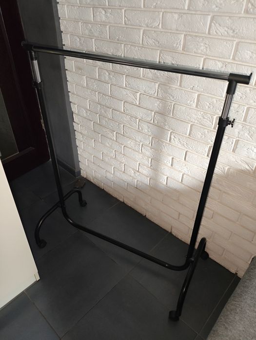 Вішалка пересувна JYSK