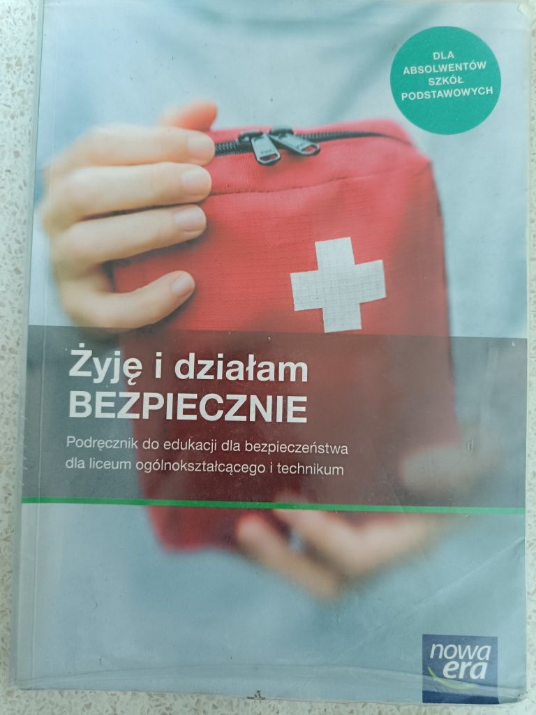 Żyję i działam bezpiecznie - podręcznik do edb