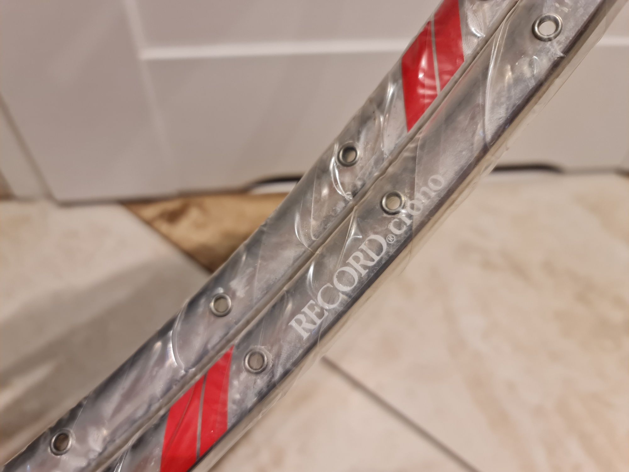 Nowe obręcze Campagnolo Record Crono 32h szytki