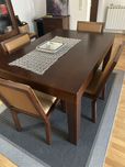 Mobilia de sala: mesa e 6 cadeiras