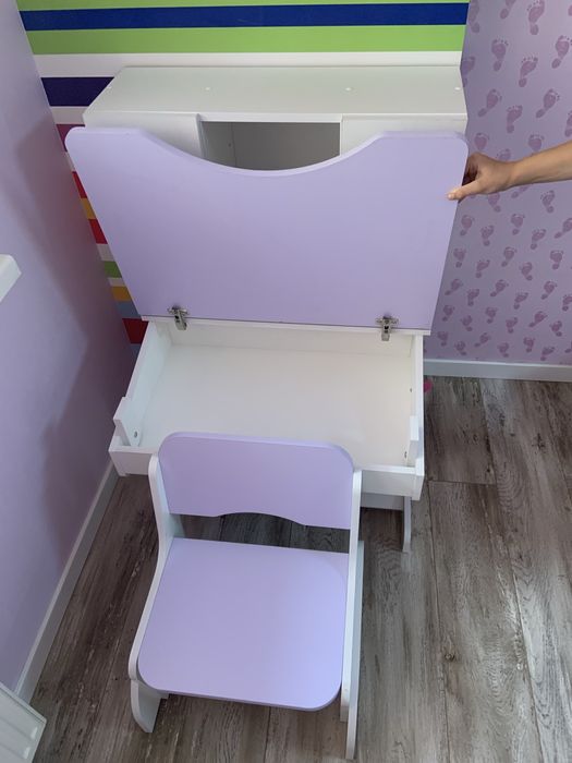 Дитячий письмовий столик