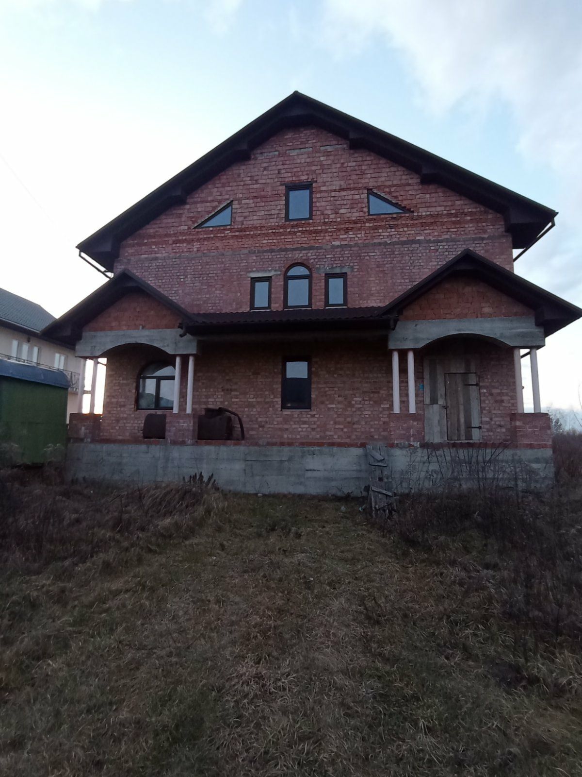 Будинок двоповерховий недобудований, район бару "Світанок" Ленківці