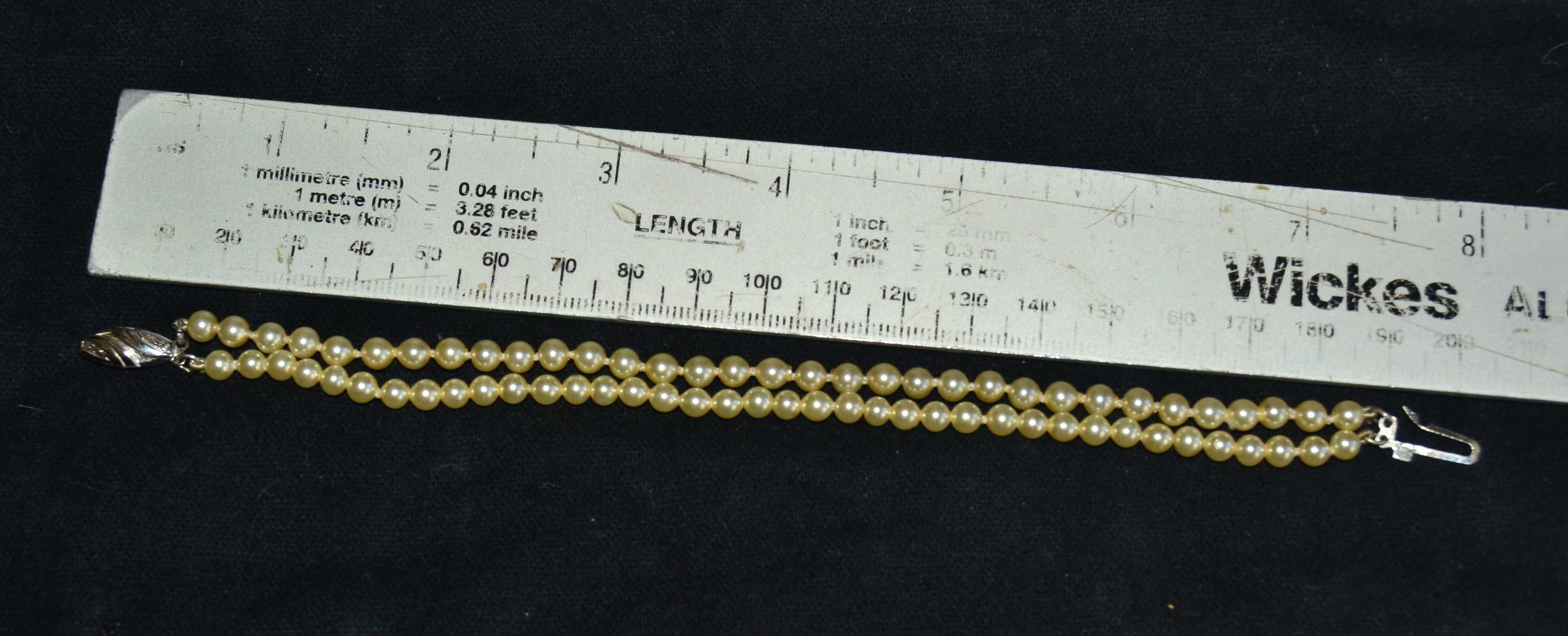 Bracelete Antiga com perolas  e fecho em prata