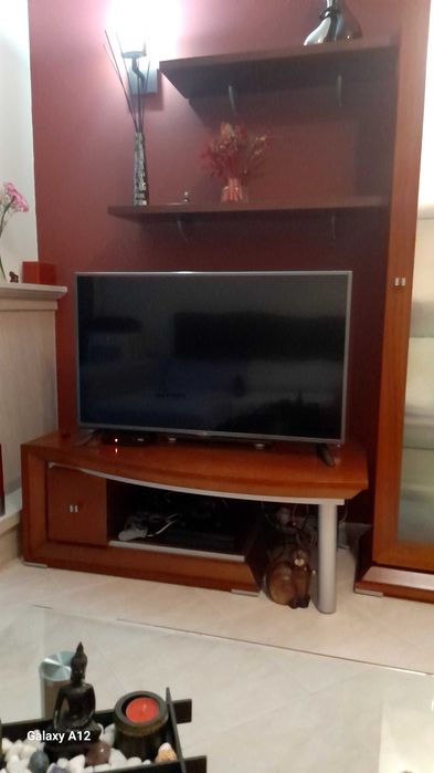 Móvel TV e Parteleiras em cerejeira