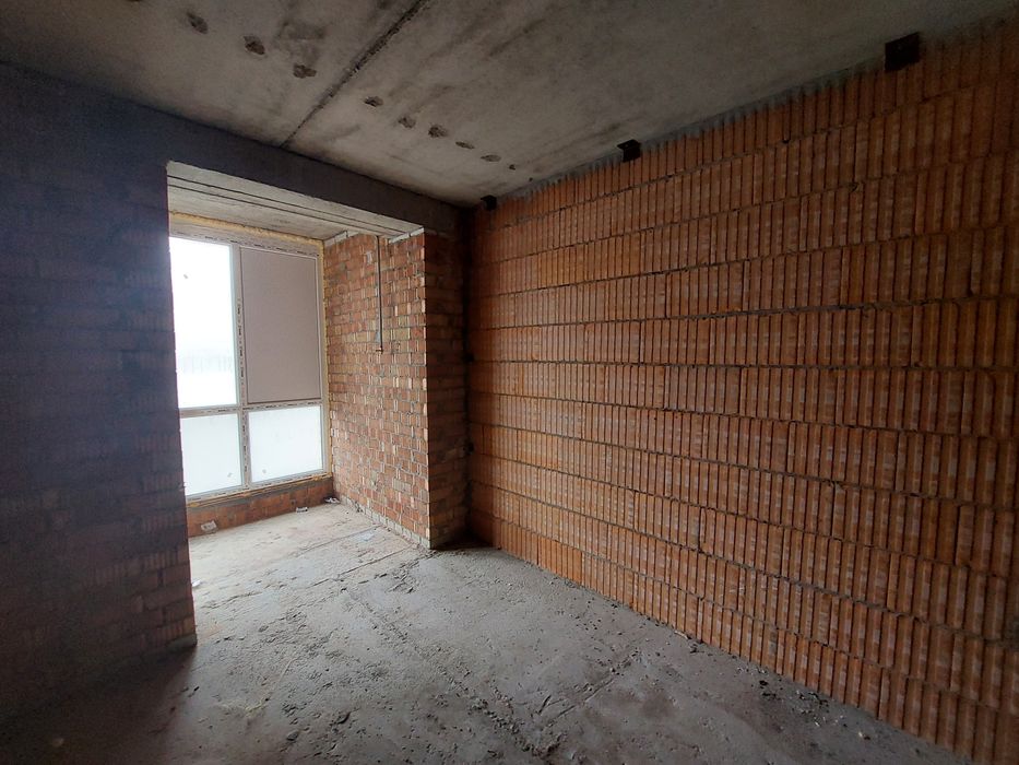 Продам 1-но комнатную квартиру в кирпичном доме на Сахарова. Рассрочка