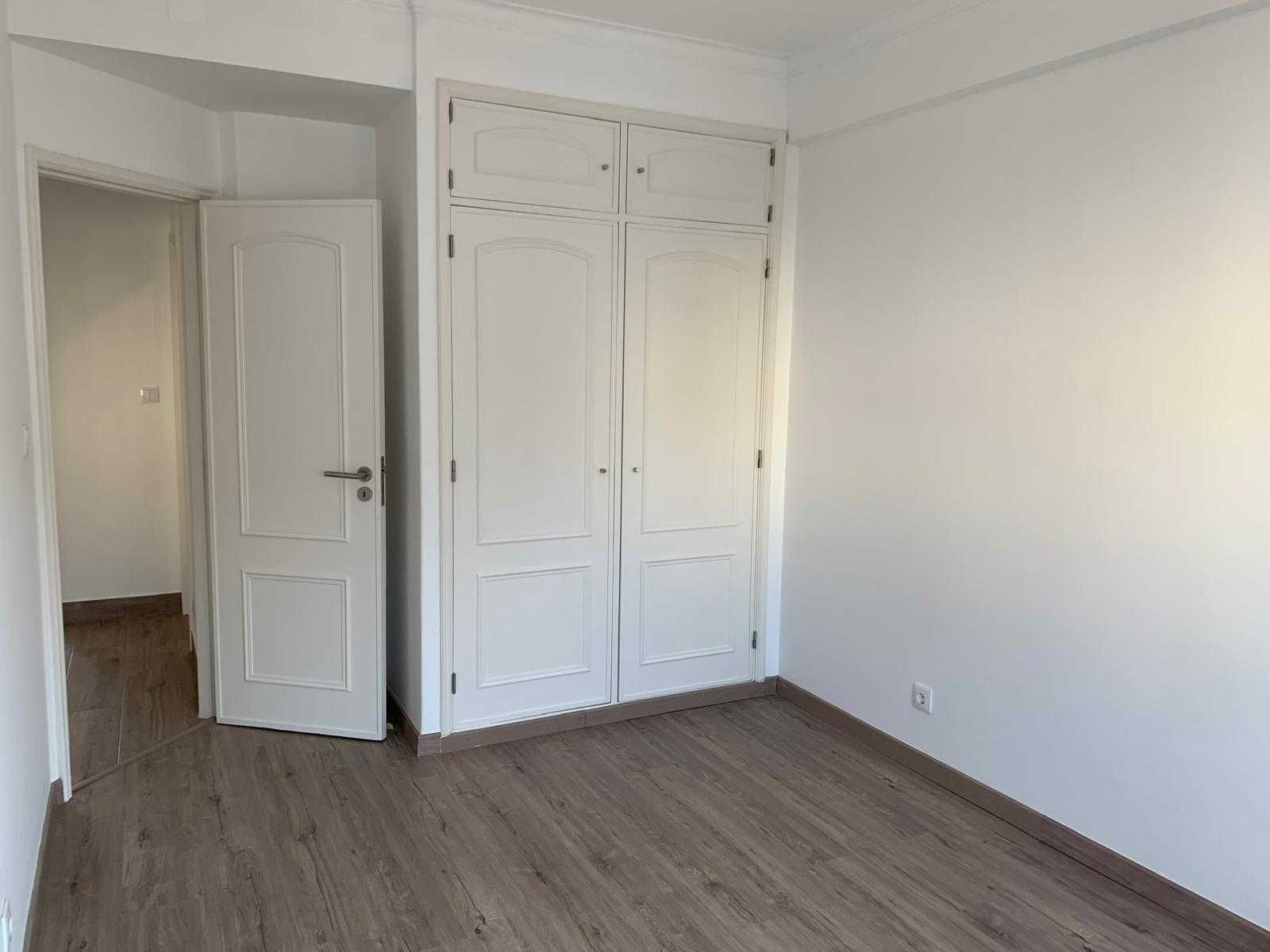 Apartamento T2 com arrecadação - Jardim do Sol / Arroja (Odivelas)