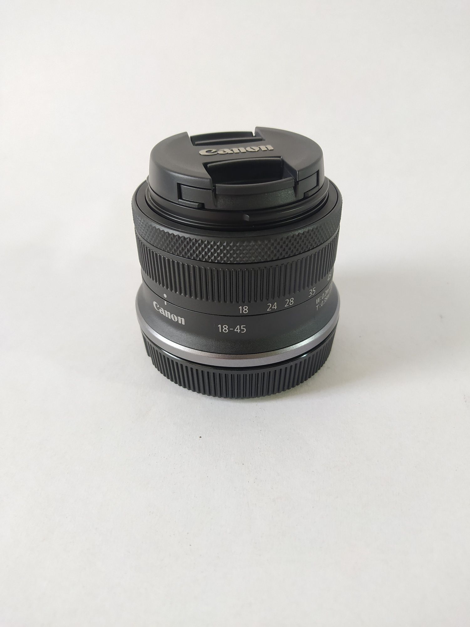Об'єктив Canon RF-S 18-45mm f/4.5-6.3 IS STM  Новий!