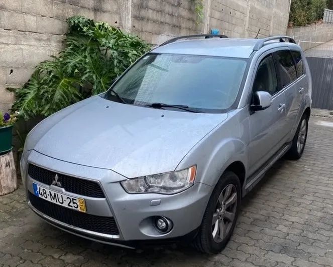 Mitsubishi Outlander 2.2 DI-D Instyle