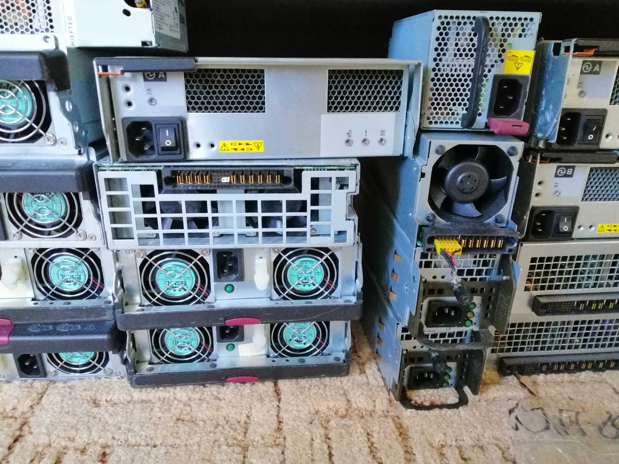 Серверні блоки живлення +12-13.6V 40А + 5V 30А  "Delta Electronics".
