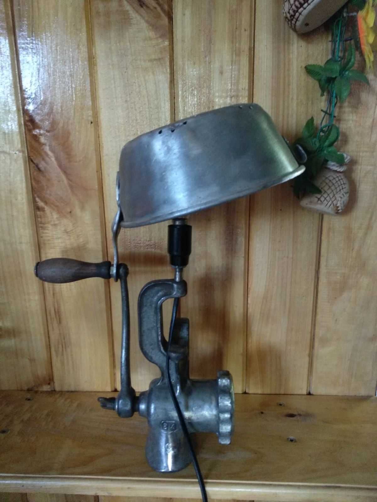 Настільна лампа на кухню