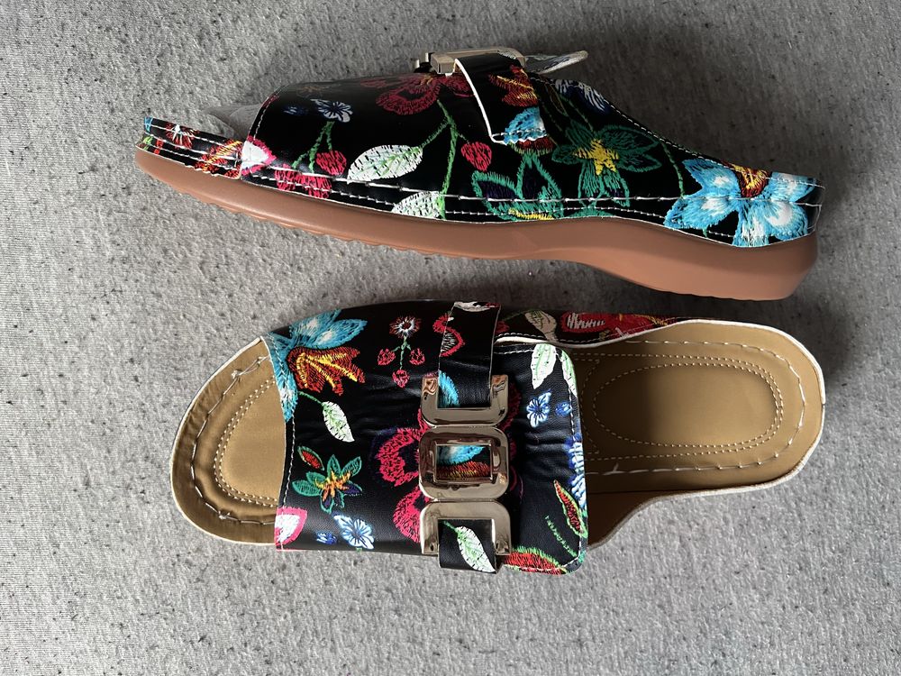Nowe damskie kolorowe klapki