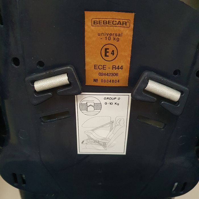 Cadeira auto e de baloiço para bebé  em ótimo estado