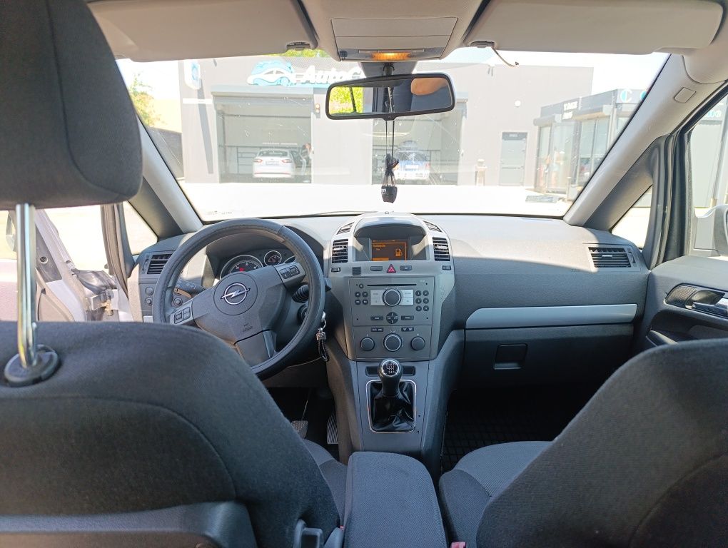 Opel Zafira 1.9TDI 7 мест продам или обмен