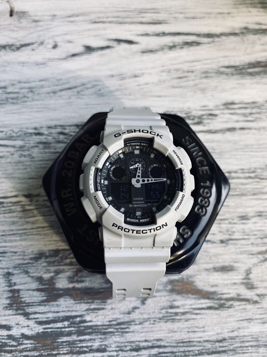 G-SHOCK biało-czarny