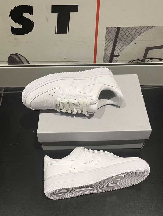 Buty meskie Mokasyny Nike_ Air_ Force_ 1_ Low '07_ Biały R.40