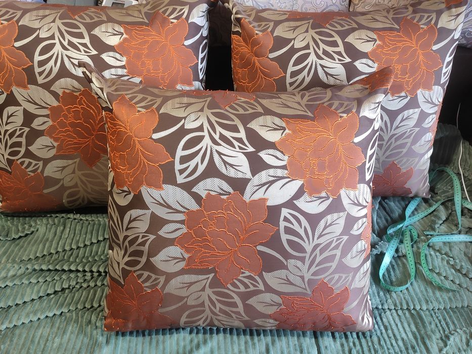 Декоративні подушки