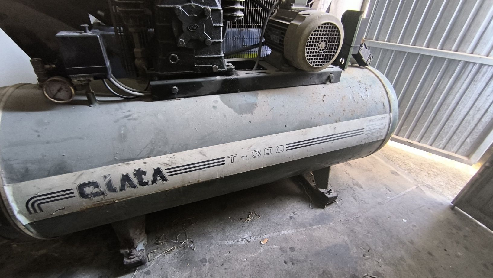 Compressor 300l trifásico