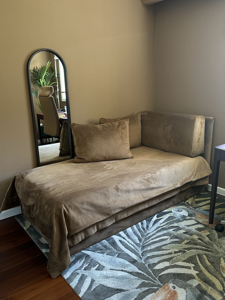 Cama em veludo castanha