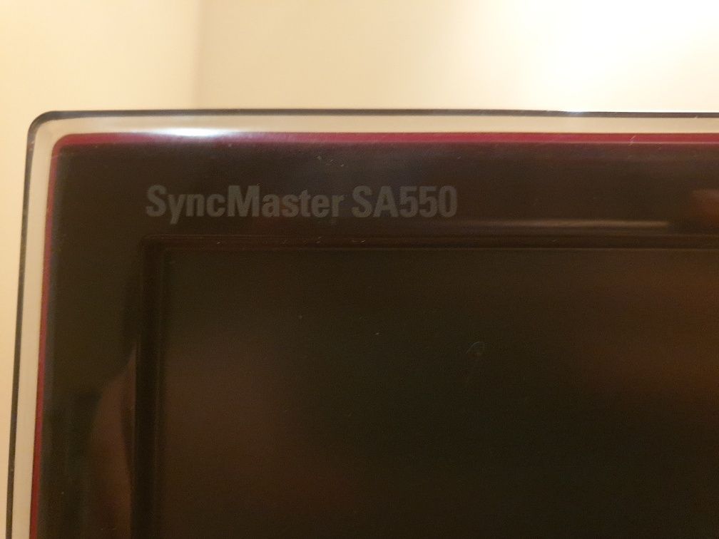 LED Монитор SAMSUNG SyncMaster SA550 23-дюймовый HD