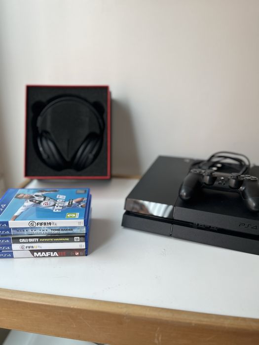 Conjunto PS4, Comando, 5 Jogos e Auscultadores