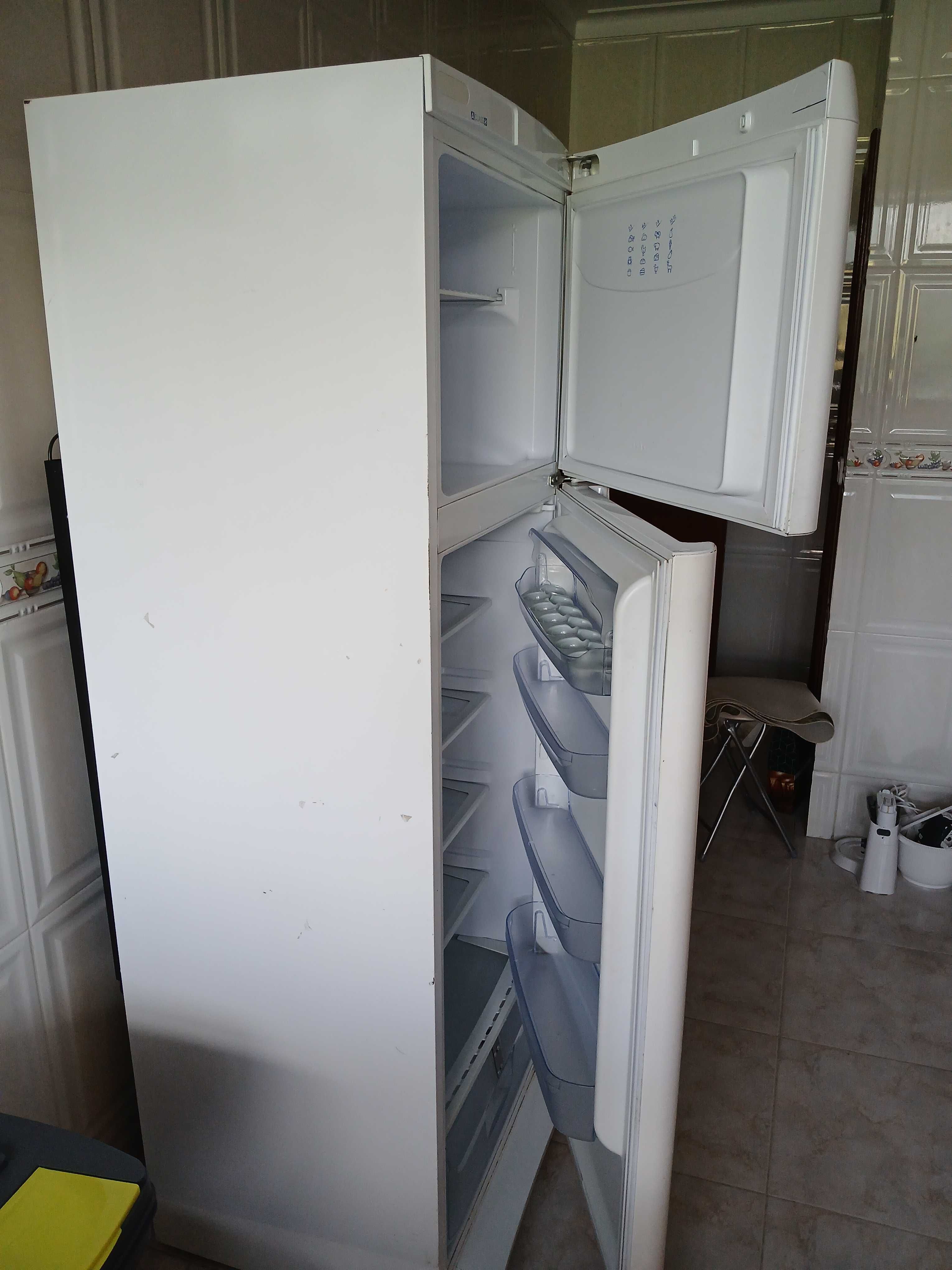 Frigorífico Indesit