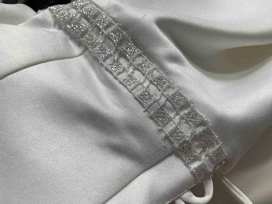 Атласное свадебное платье