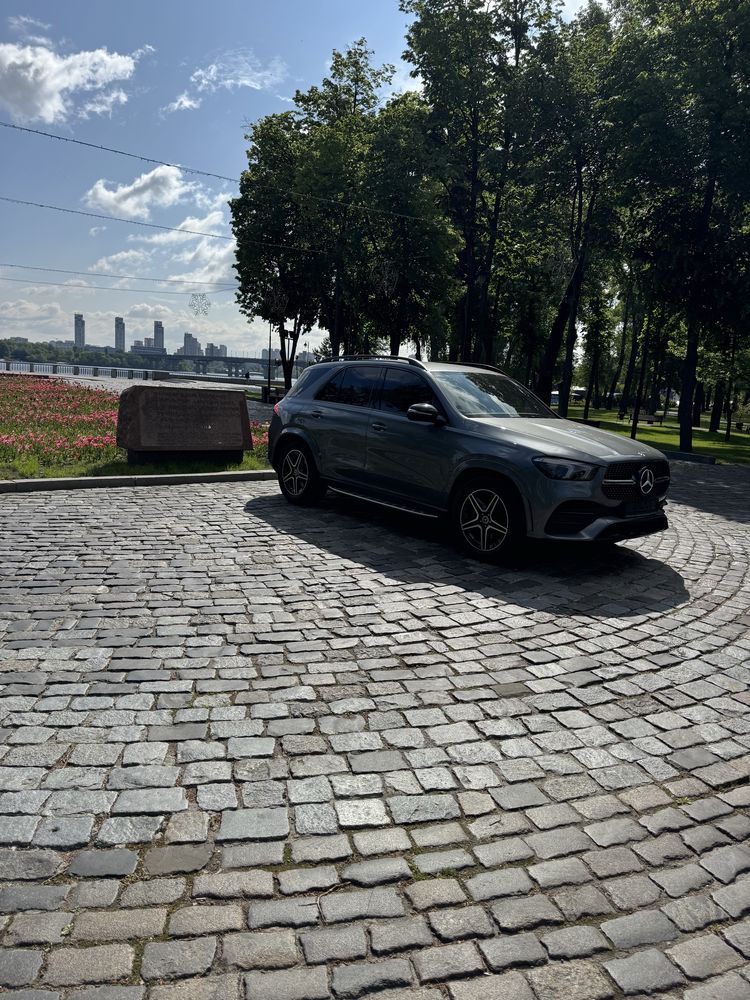 Продам Mercedes-Benz GLE300D 4 Matik