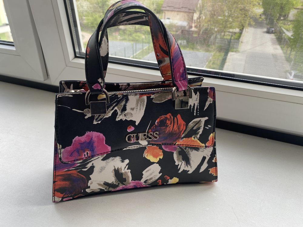 Сумка Guess Black Floral Dalma Mini Satchel