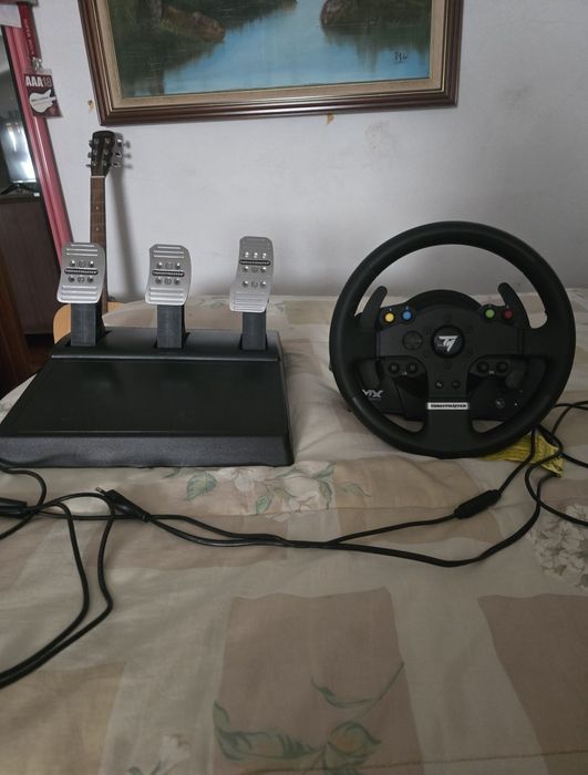 Volante guiador Thustmaster tmx pro com forçe feedback mais pedais em