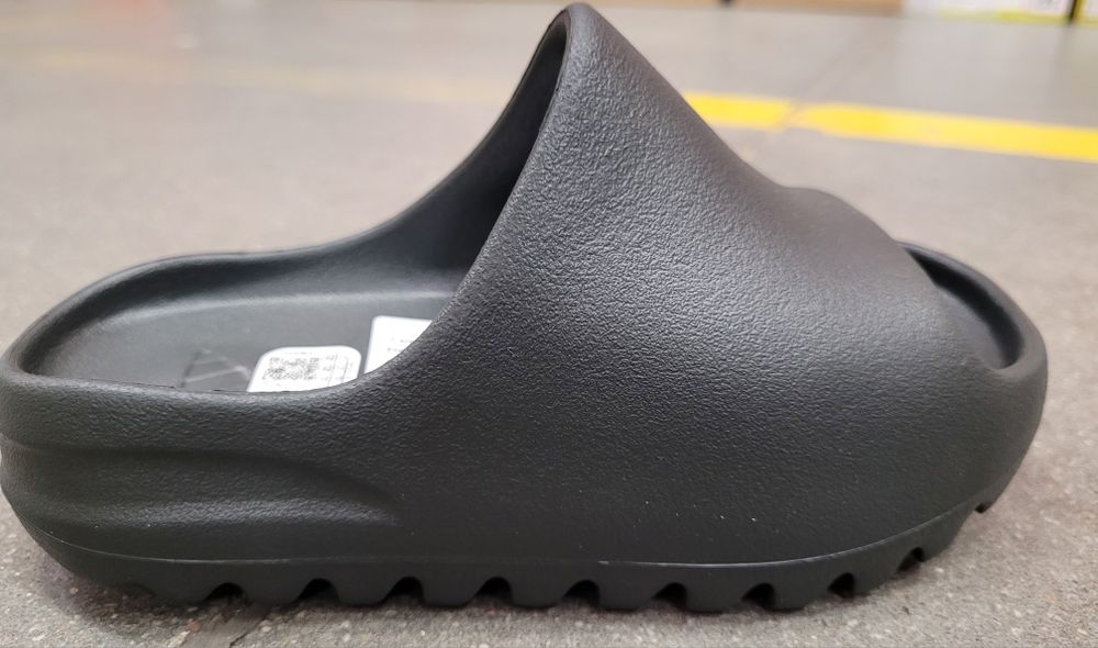 Yeezy slides kids
