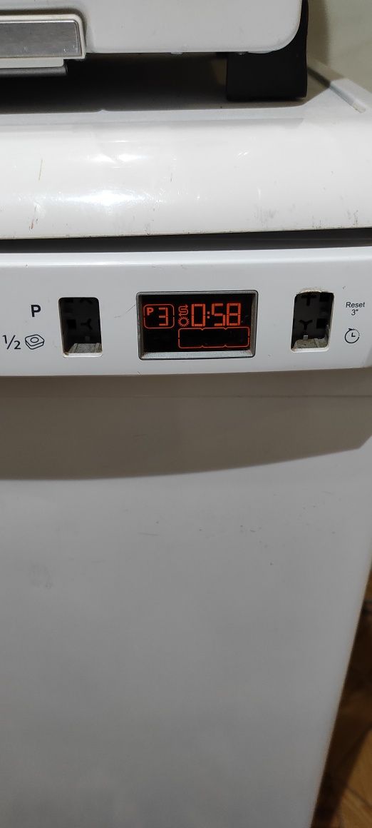 Посудомийна машина BEKO DSFS 6530