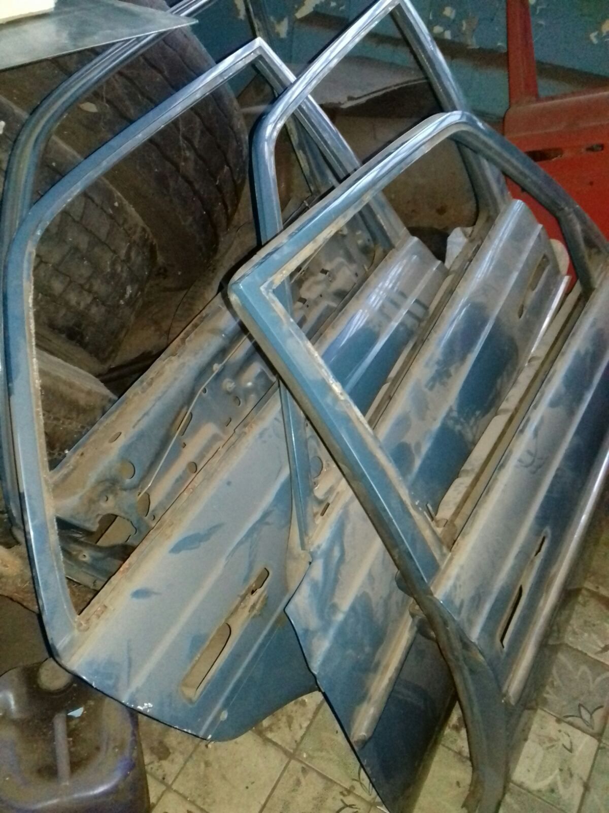 Двері Мерседес W123