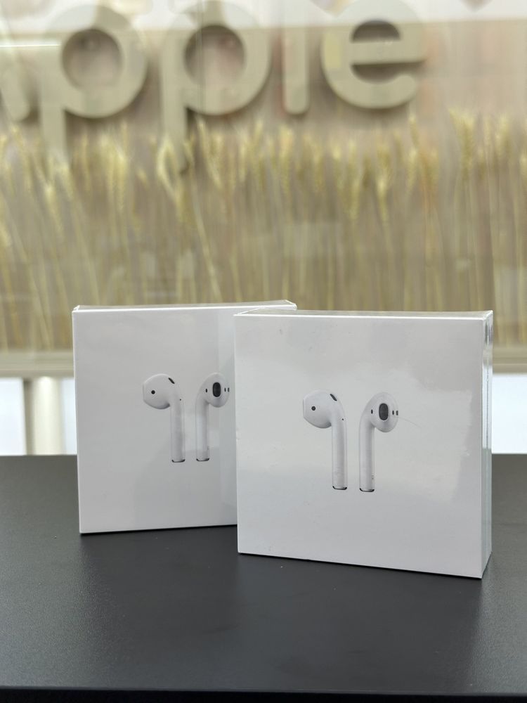 AirPods with Wireless Charging Case (нові) (купити/кредит/myapple)