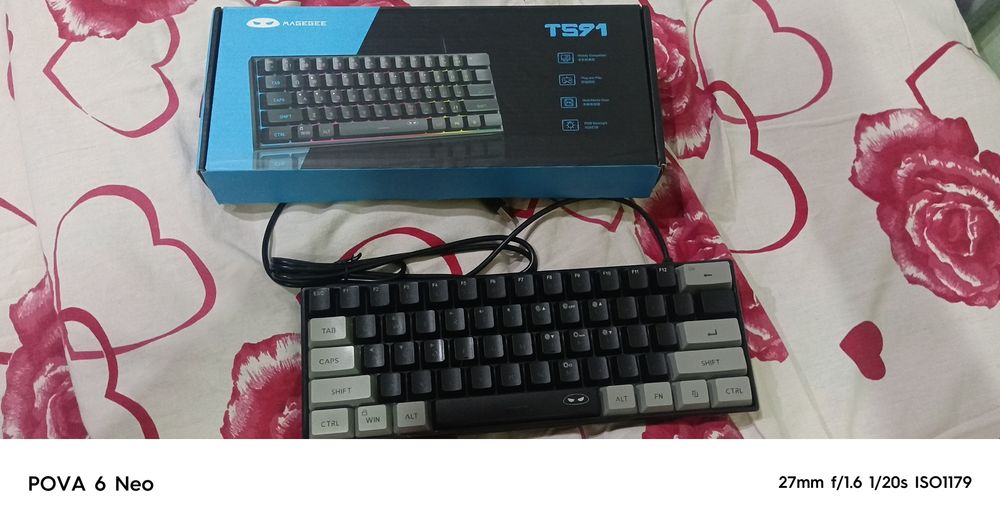 Продам клавиатуру нову