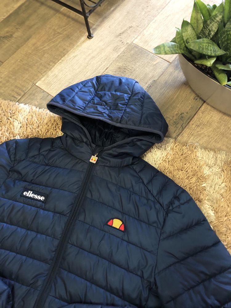 Куртка ellesse (М)