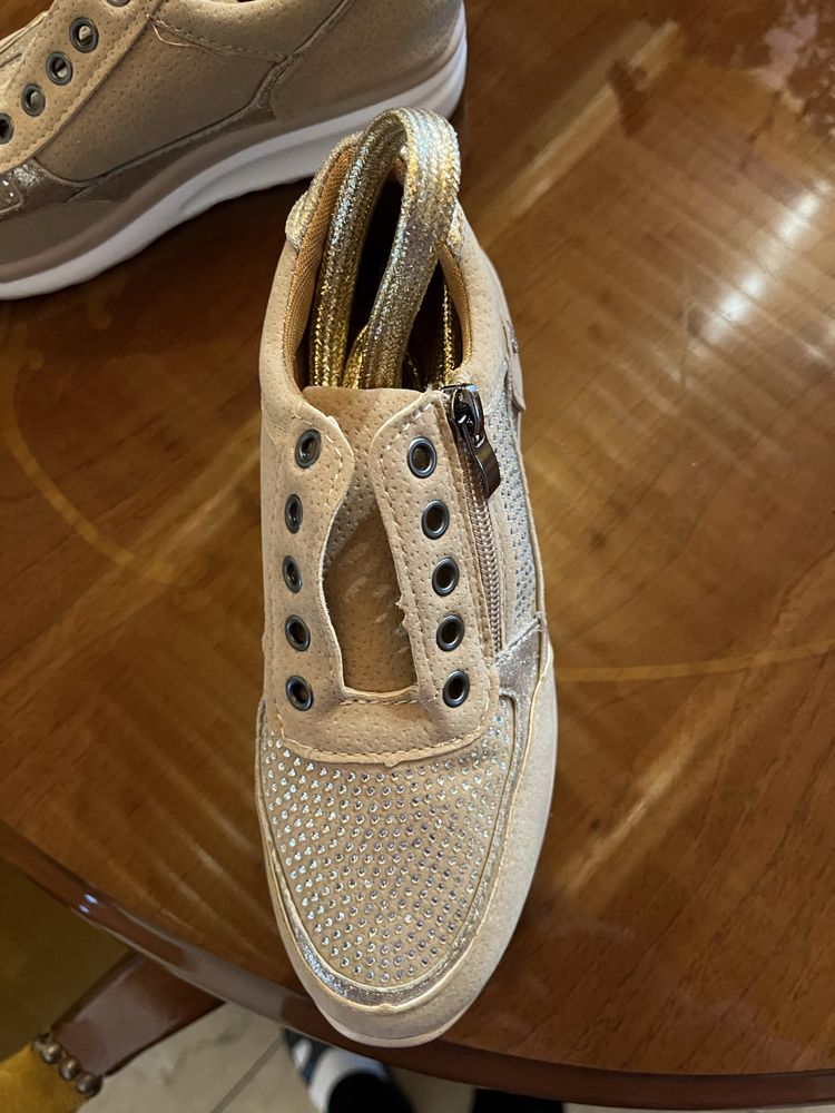 Buty Sneakersy nowe 35,5