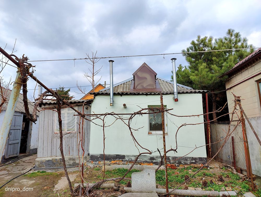 Продам отдельный дом по ул Луговской с участком 5 соток