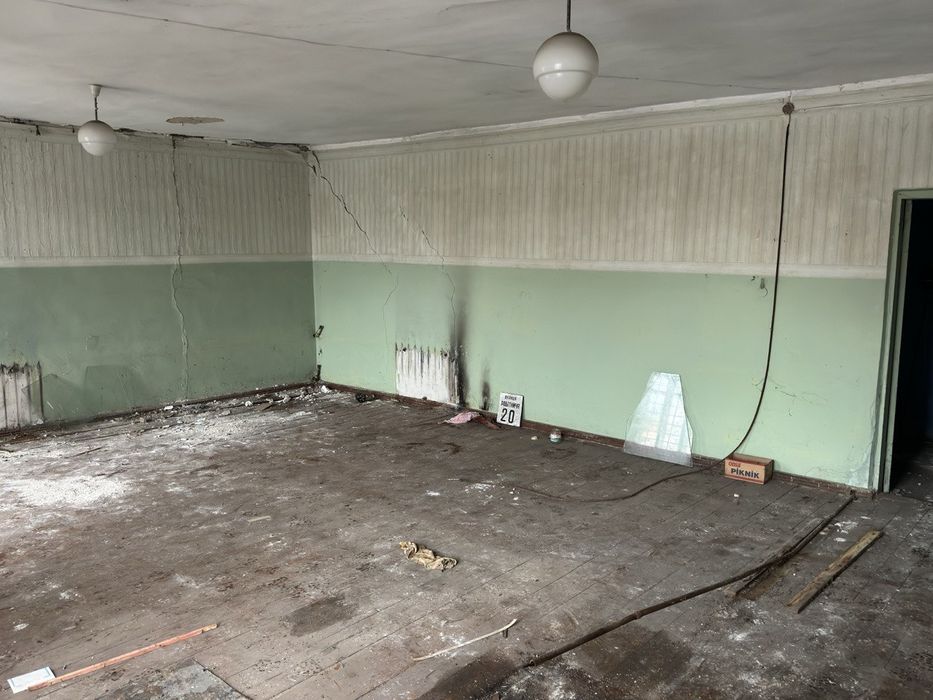 Продам громадський будинок (магазин)