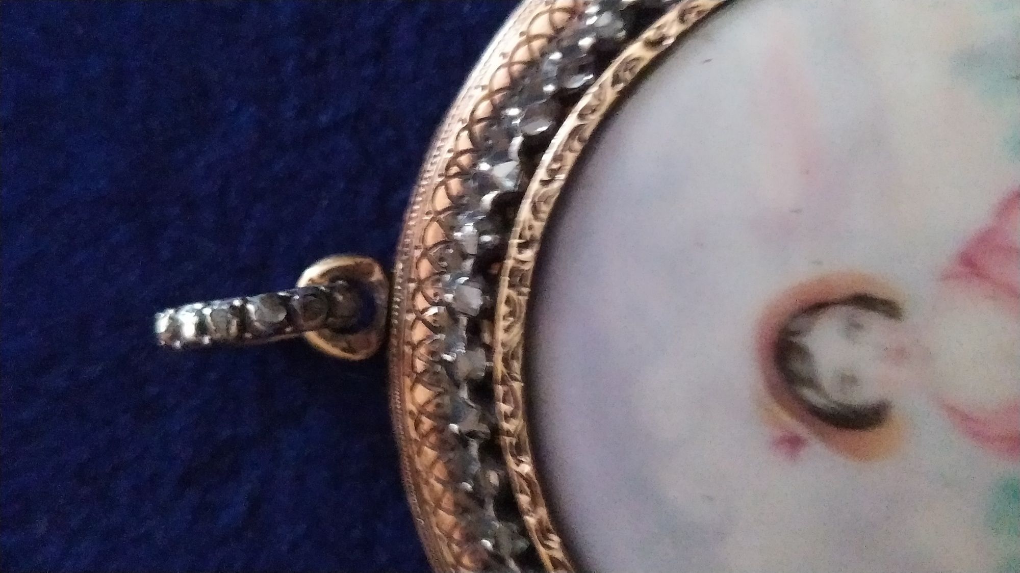 Pendente de ouro com prata e diamantes