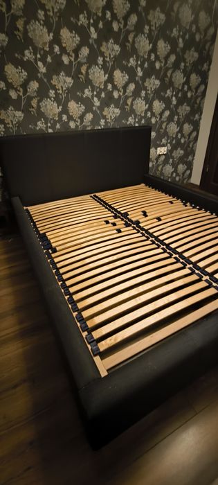 Tapicerowane łòżko 160x200 granat