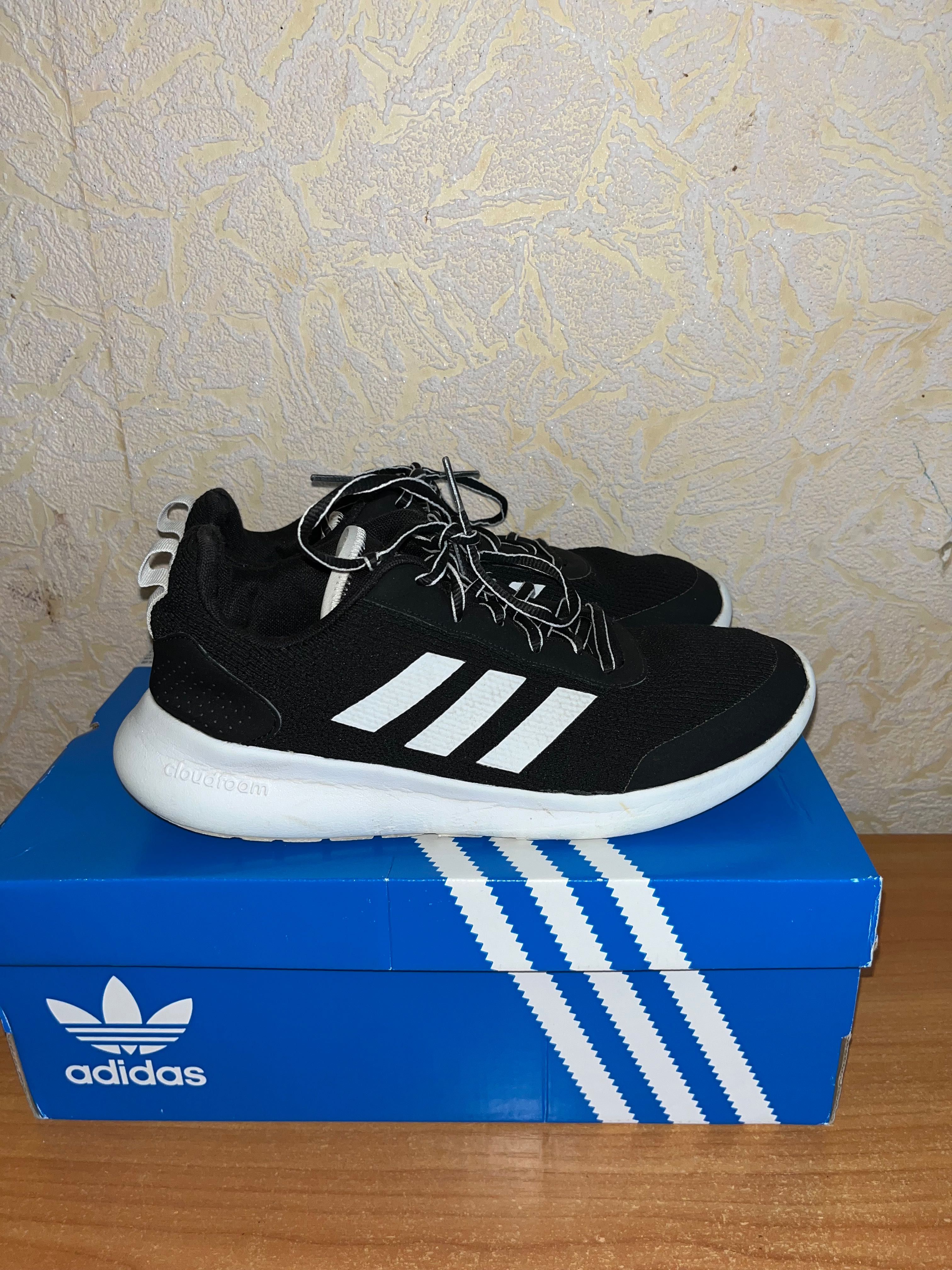 Кросівки Adidas р. 40, уст. 25 см кроссовки