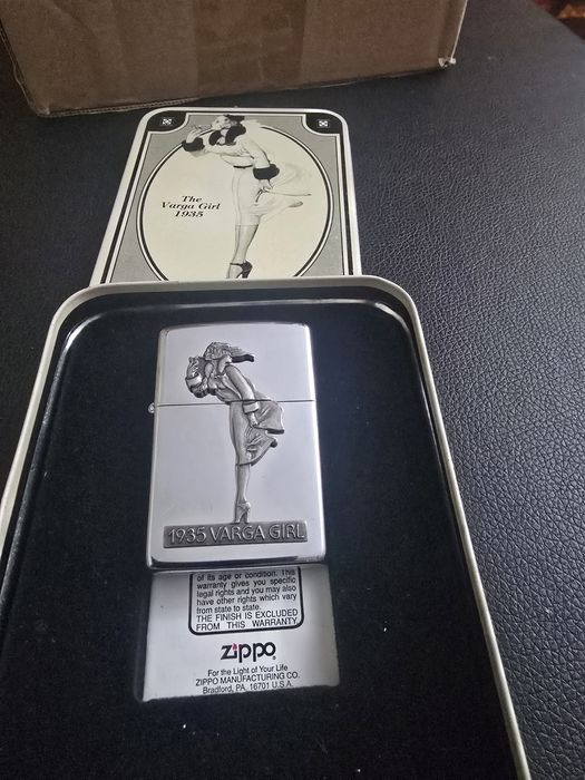 Zippo varga girl