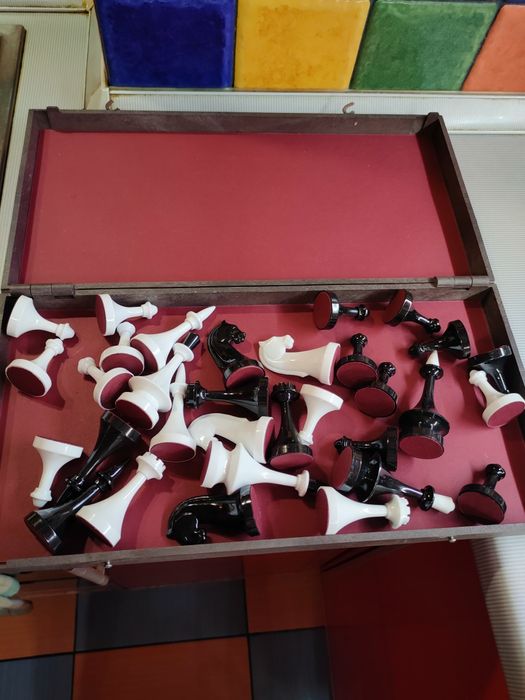 Коробка родная упаковочная, пластиковые шахматы в Новом состоянии.