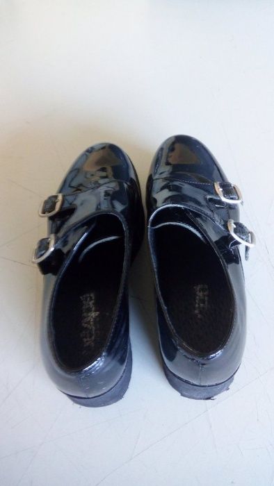 URGENTE Vendo Sapatos 36 praticamente novos foram usados 2/3 vezes.
