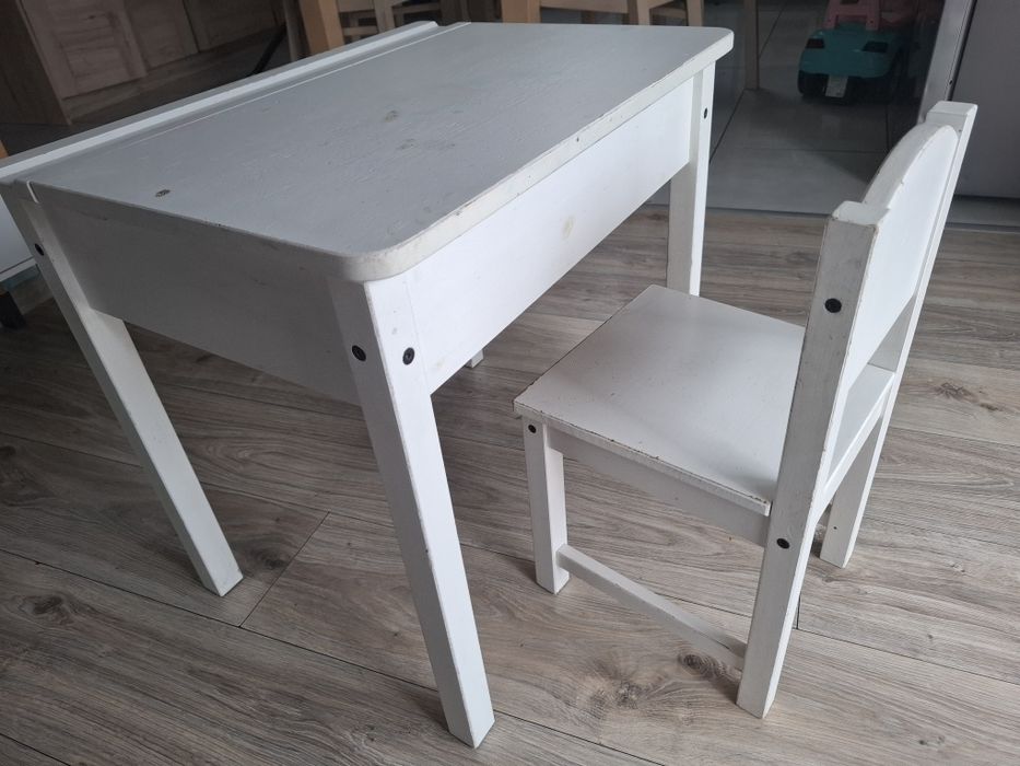 Ikea sundvik biurko/stolik dla dzieci i krzesełko