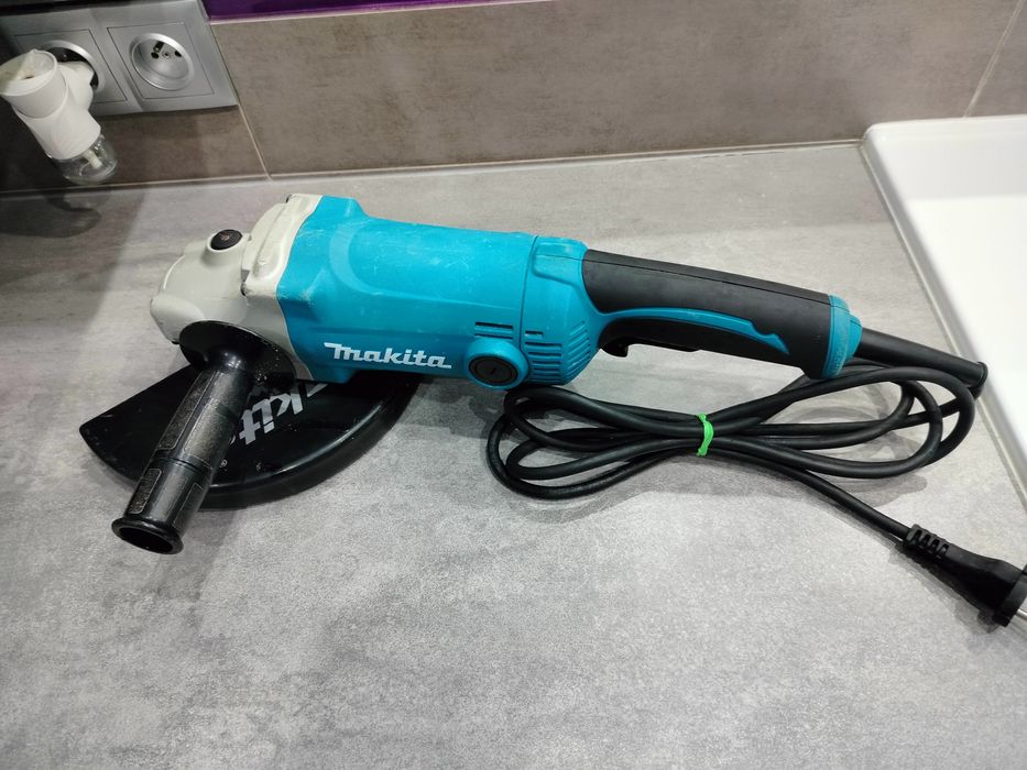 Szlifierka kątowa Makita GA9050