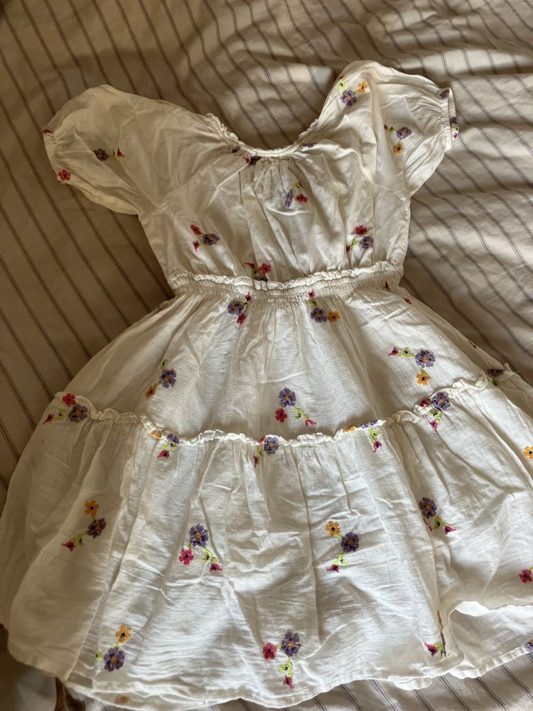 Zara 122 cm sukienka retro vintage etno boho hafty kwiatki
